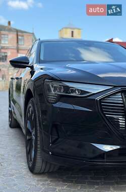 Внедорожник / Кроссовер Audi e-tron 2019 в 
