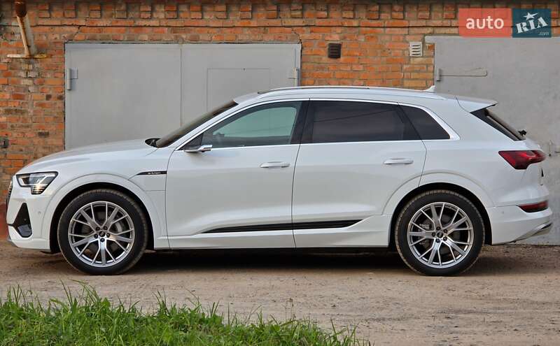 Внедорожник / Кроссовер Audi e-tron 2022 в Житомире