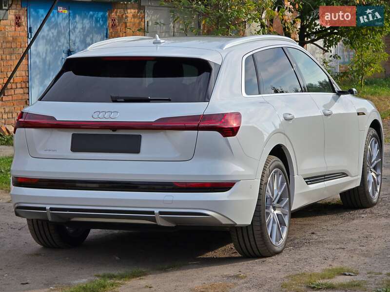 Внедорожник / Кроссовер Audi e-tron 2022 в Житомире