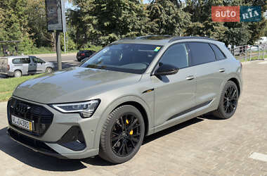 Внедорожник / Кроссовер Audi e-tron 2023 в 