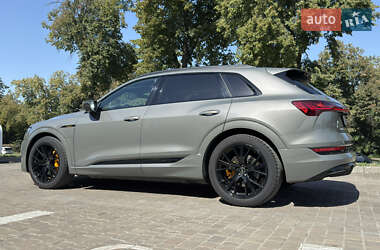 Внедорожник / Кроссовер Audi e-tron 2023 в 