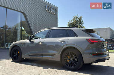 Внедорожник / Кроссовер Audi e-tron 2023 в 