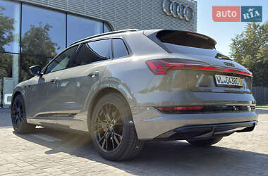 Внедорожник / Кроссовер Audi e-tron 2023 в 