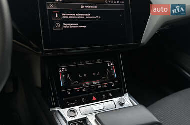 Внедорожник / Кроссовер Audi e-tron 2023 в 
