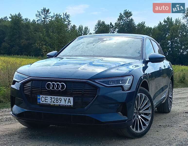 Позашляховик / Кросовер Audi e-tron 2021 в Чернівцях