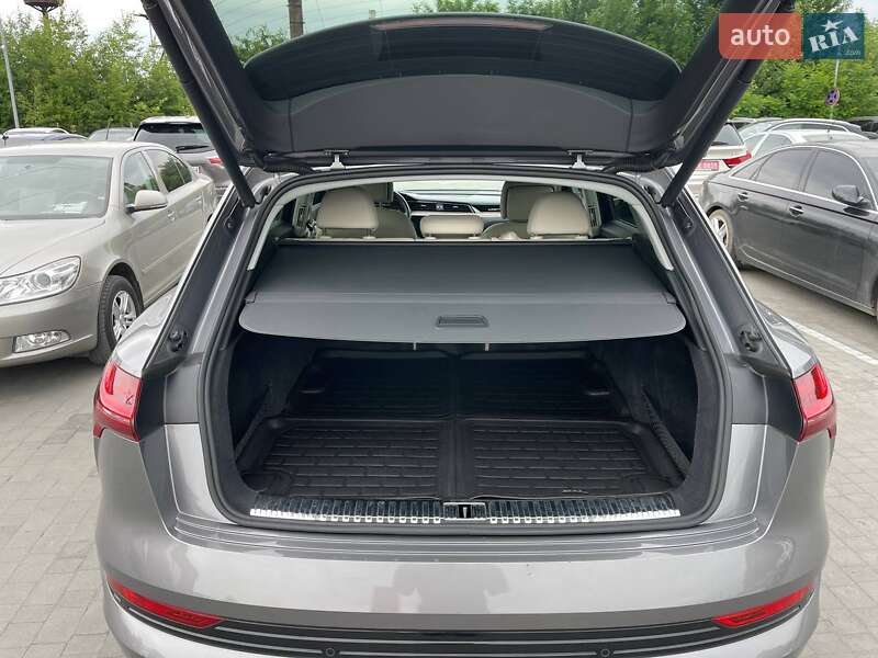 Позашляховик / Кросовер Audi e-tron 2019 в Львові