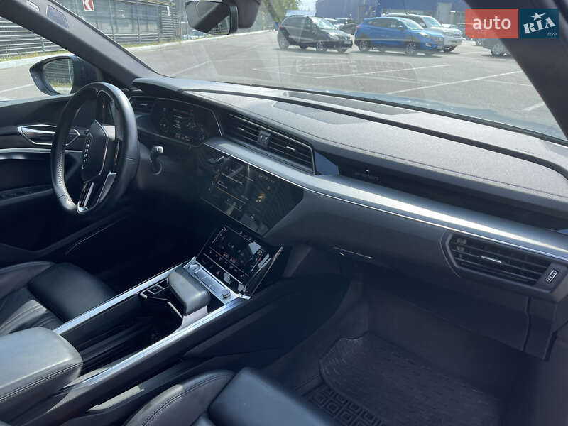 Внедорожник / Кроссовер Audi e-tron 2019 в Львове