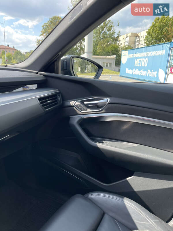 Внедорожник / Кроссовер Audi e-tron 2019 в Львове