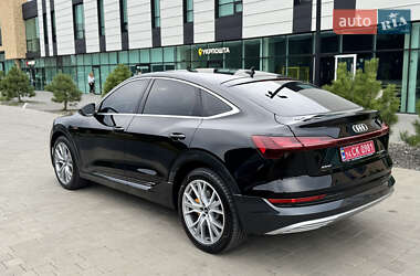 Внедорожник / Кроссовер Audi e-tron 2023 в 