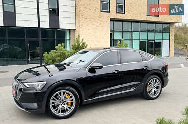 Внедорожник / Кроссовер Audi e-tron 2023 в 