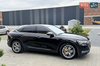 Внедорожник / Кроссовер Audi e-tron 2023 в 