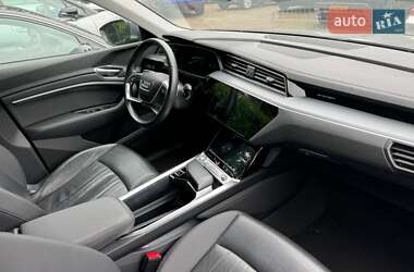 Внедорожник / Кроссовер Audi e-tron 2019 в 
