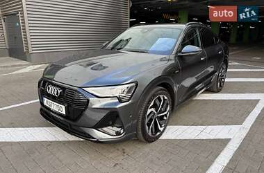 Позашляховик / Кросовер Audi e-tron 2021 в 