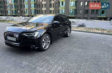 Внедорожник / Кроссовер Audi e-tron 2020 в 