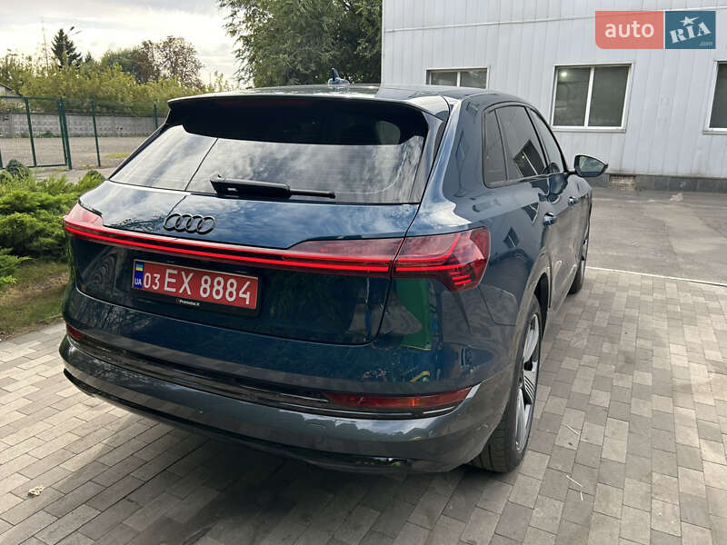 Позашляховик / Кросовер Audi e-tron 2022 в Києві