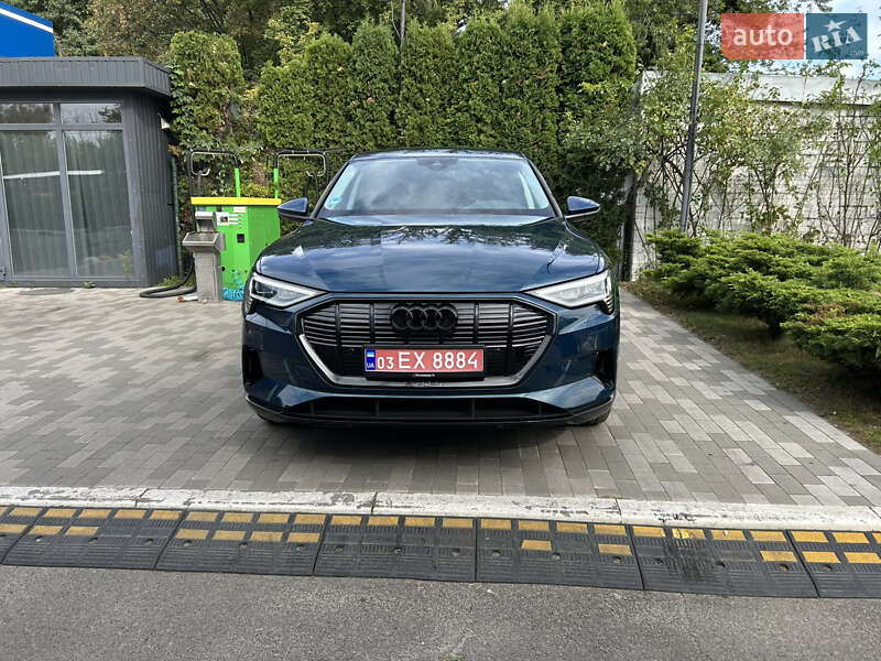 Позашляховик / Кросовер Audi e-tron 2022 в Києві