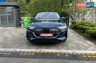 Позашляховик / Кросовер Audi e-tron 2022 в 
