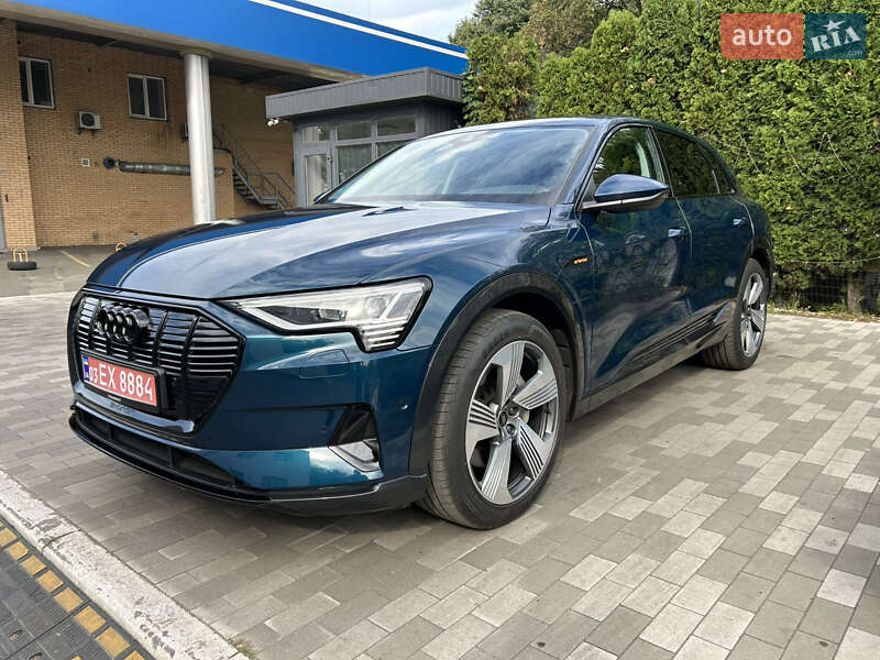 Позашляховик / Кросовер Audi e-tron 2022 в Києві