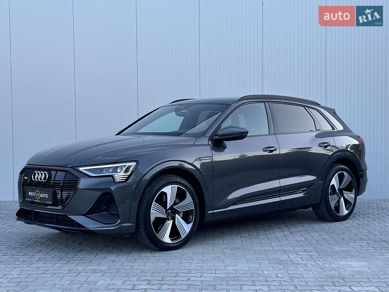 Позашляховик / Кросовер Audi e-tron 2021 в 