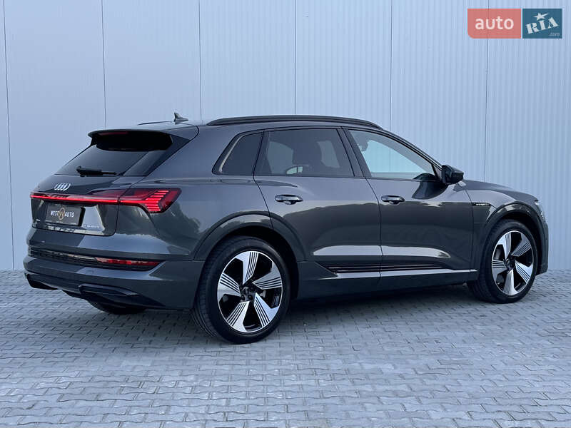 Позашляховик / Кросовер Audi e-tron 2021 в Мукачевому