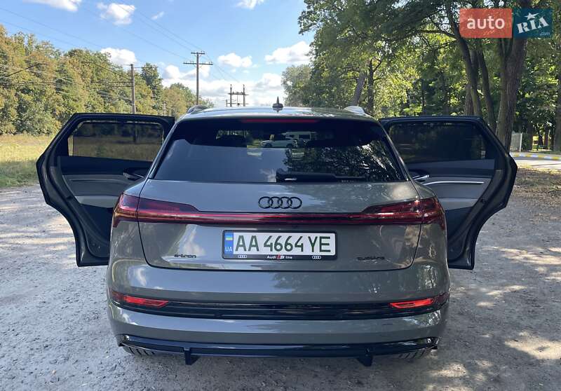 Внедорожник / Кроссовер Audi e-tron 2022 в Киеве