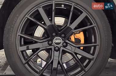 Позашляховик / Кросовер Audi e-tron 2022 в 