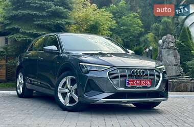 Внедорожник / Кроссовер Audi e-tron 2021 в 