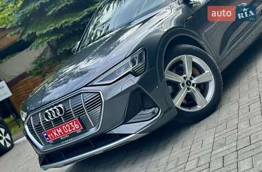 Внедорожник / Кроссовер Audi e-tron 2021 в 