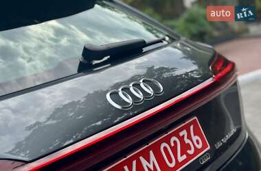 Внедорожник / Кроссовер Audi e-tron 2021 в 