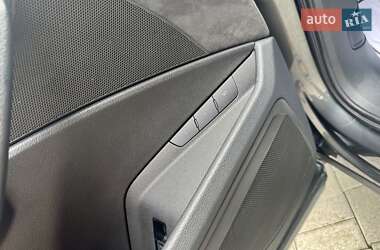 Внедорожник / Кроссовер Audi e-tron 2021 в 