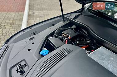 Внедорожник / Кроссовер Audi e-tron 2021 в 
