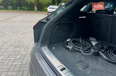 Внедорожник / Кроссовер Audi e-tron 2021 в 