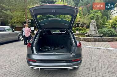 Внедорожник / Кроссовер Audi e-tron 2021 в 