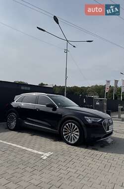 Позашляховик / Кросовер Audi e-tron 2019 в 