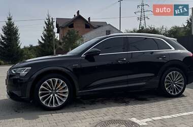 Позашляховик / Кросовер Audi e-tron 2019 в 