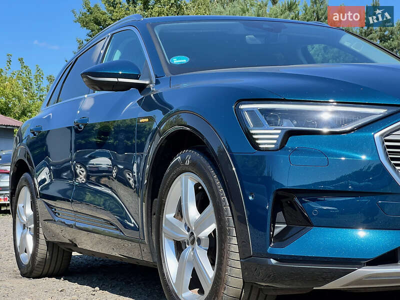 Позашляховик / Кросовер Audi e-tron 2022 в Луцьку