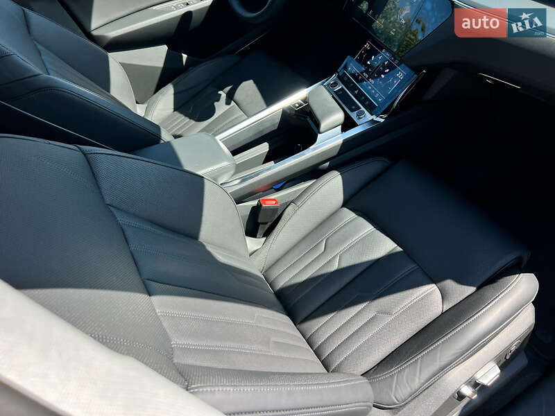 Позашляховик / Кросовер Audi e-tron 2022 в Луцьку