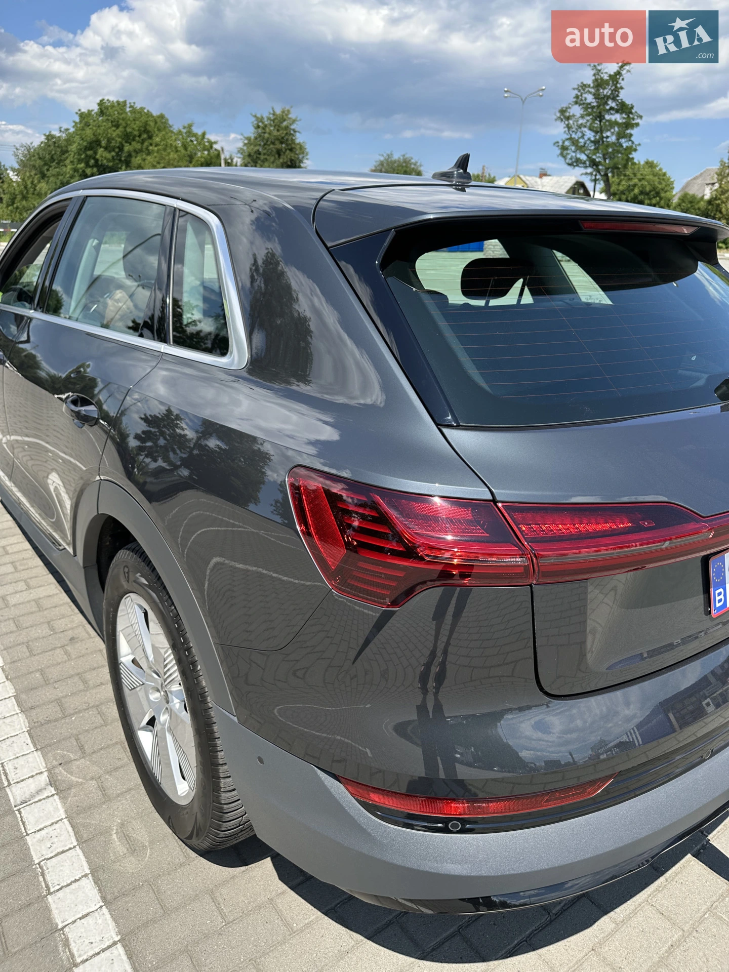 2021 Audi e-tron - мініатюра 8
