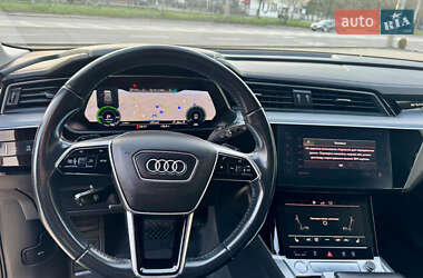 Внедорожник / Кроссовер Audi e-tron 2020 в 