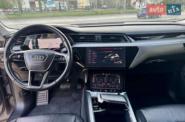 Внедорожник / Кроссовер Audi e-tron 2020 в 