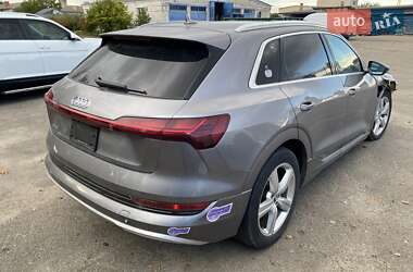 Внедорожник / Кроссовер Audi e-tron 2019 в 