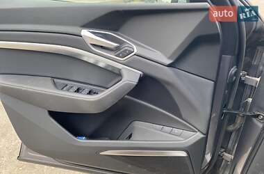 Внедорожник / Кроссовер Audi e-tron 2019 в 