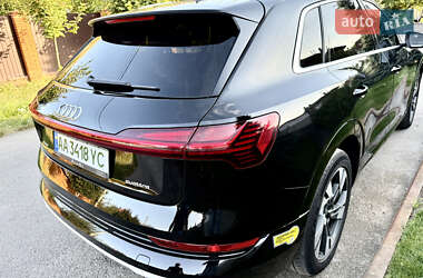 Внедорожник / Кроссовер Audi e-tron 2021 в 