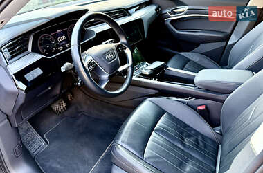 Внедорожник / Кроссовер Audi e-tron 2021 в 
