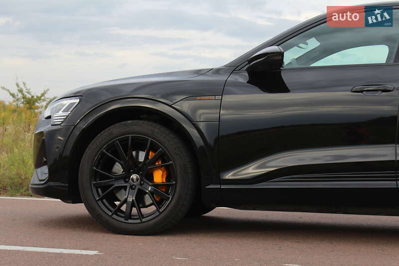 Позашляховик / Кросовер Audi e-tron 2023 в Києві