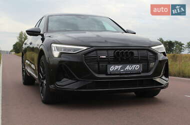 Внедорожник / Кроссовер Audi e-tron 2023 в 