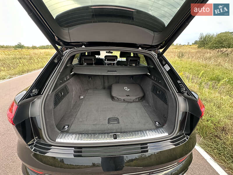 Позашляховик / Кросовер Audi e-tron 2023 в Києві