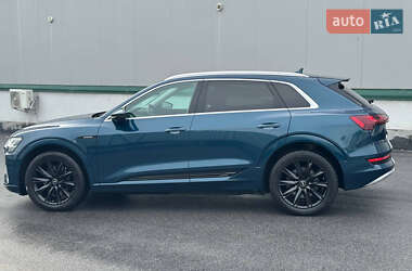 Внедорожник / Кроссовер Audi e-tron 2020 в 