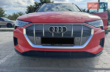 Внедорожник / Кроссовер Audi e-tron 2020 в 