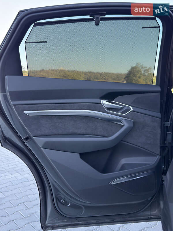 Позашляховик / Кросовер Audi e-tron 2020 в Чернівцях